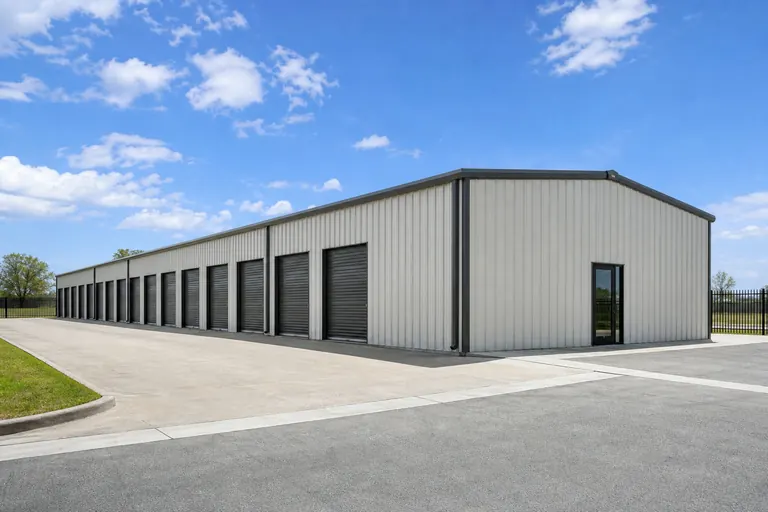 Example configuration of a self-storage building